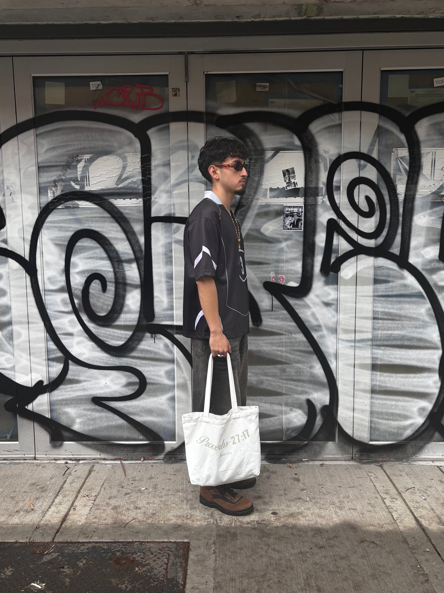 "Provervs 27:17" Tote Bag